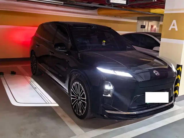 Nio ES8 — Фото автомобиля 6