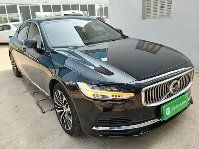 Volvo S90 — Фото автомобиля 21