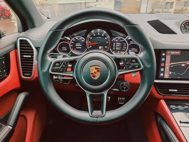 Porsche Cayenne — Фото автомобиля 10