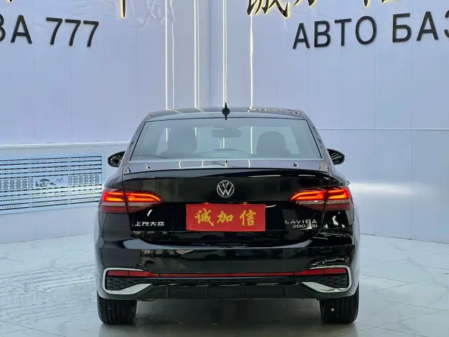 Volkswagen Lavida — Фото автомобиля 5