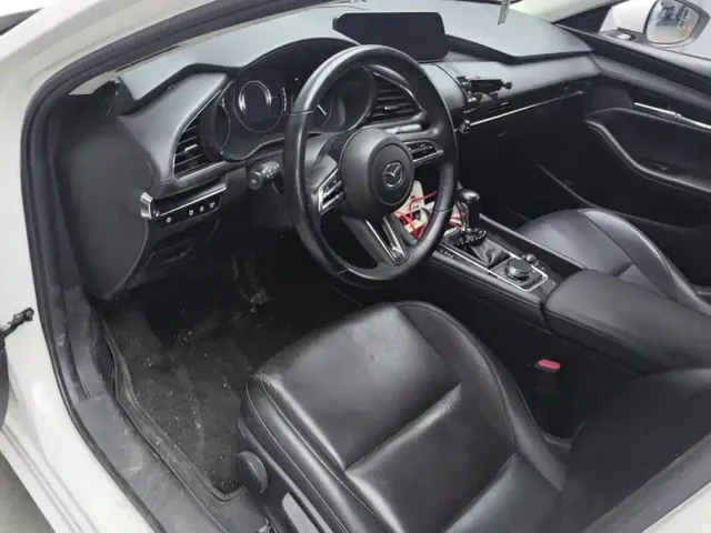 Mazda Axela — Фото автомобиля 12