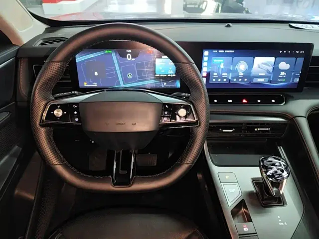 Roewe RX5 — Фото автомобиля 10