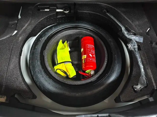 Mazda Axela — Фото автомобиля 13