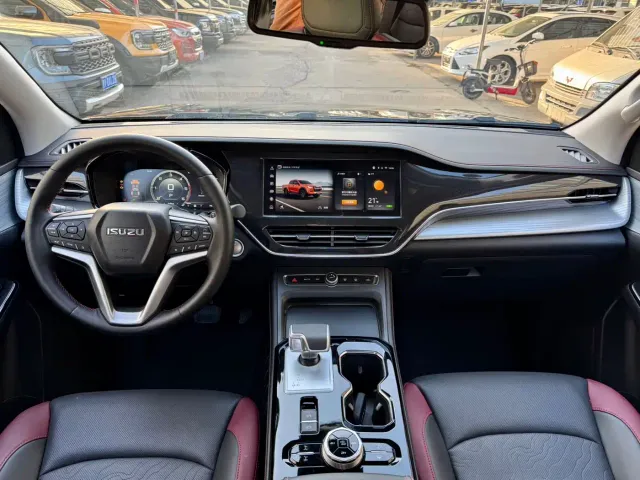 Isuzu D-MAX — Фото автомобиля 11