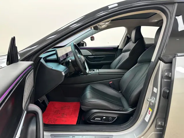 Xpeng P7 — Фото автомобиля 16