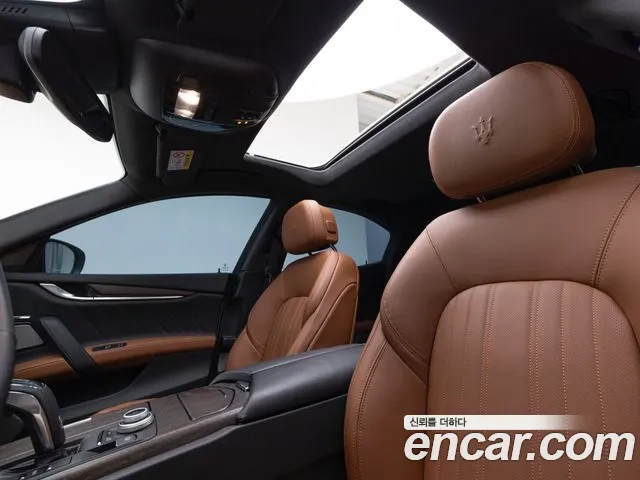 Maserati Ghibli — Фото автомобиля 10