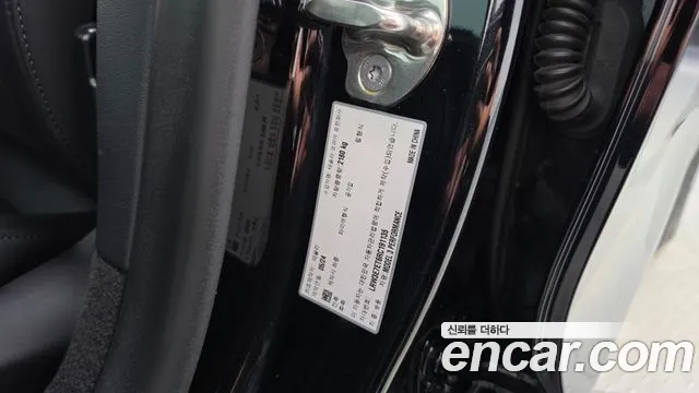 Tesla Model 3 — Фото автомобиля 8