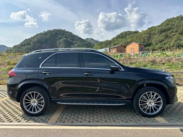 Mercedes-Benz GLE-Class — Фото автомобиля 4