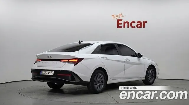 Hyundai Avante CN7 — Фото автомобиля 2