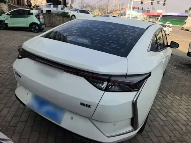 Dongfeng Yixuan — Фото автомобиля 6