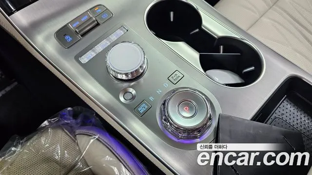 Genesis GV70 — Фото автомобиля 12