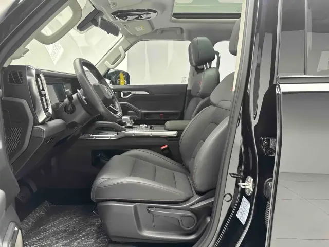 Jetour Jetour Traveler 2023 Model 1.5T 2WD Discovery PRO — Фото автомобиля 4