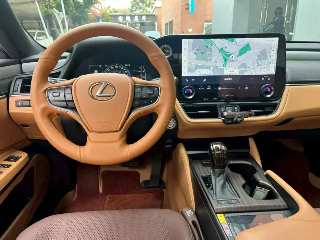 Lexus ES — Фото автомобиля 6