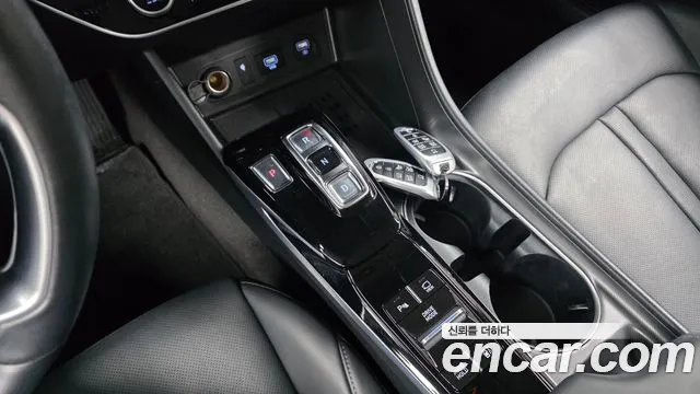 Hyundai Sonata — Фото автомобиля 12