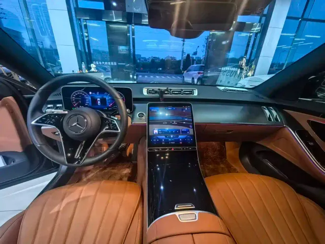 Mercedes-Benz S-Class — Фото автомобиля 10