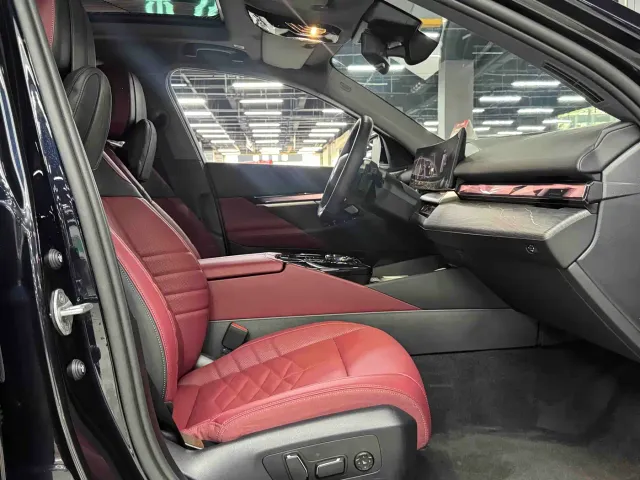 BMW 5 Series — Фото автомобиля 16