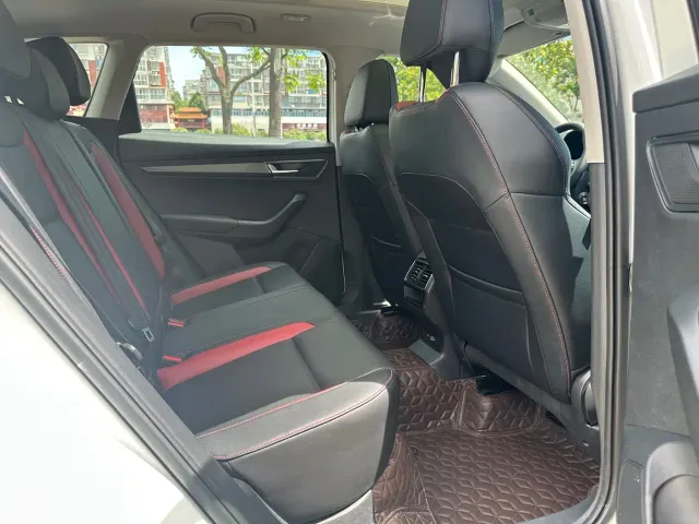 Skoda Karoq — Фото автомобиля 8