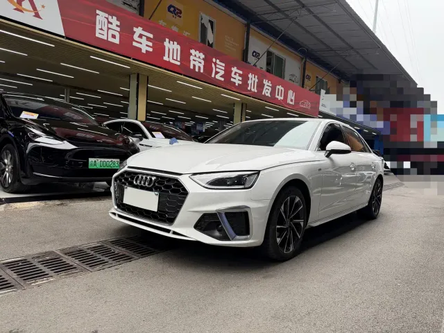 Фотография автомобиля — Audi A4L