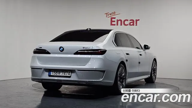 BMW 7-Series — Фото автомобиля 2