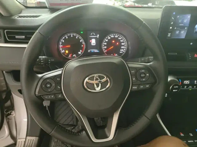 Toyota Wildlander — Фото автомобиля 10