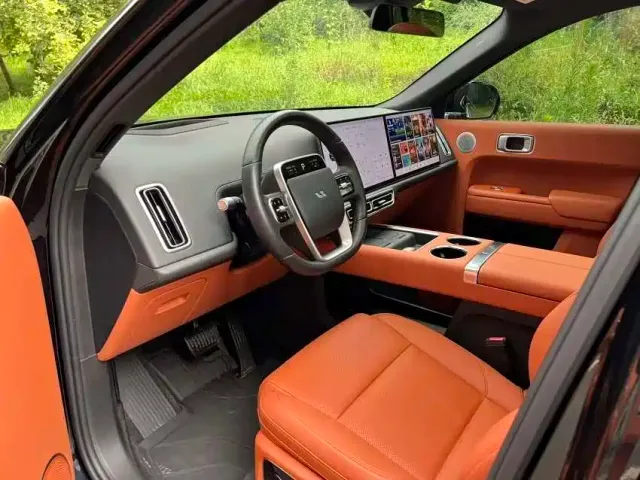 Li Auto L8 — Фото автомобиля 3