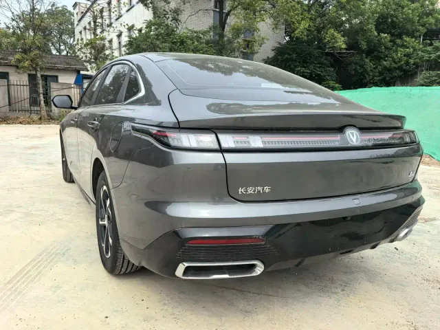 Changan Eado — Фото автомобиля 9