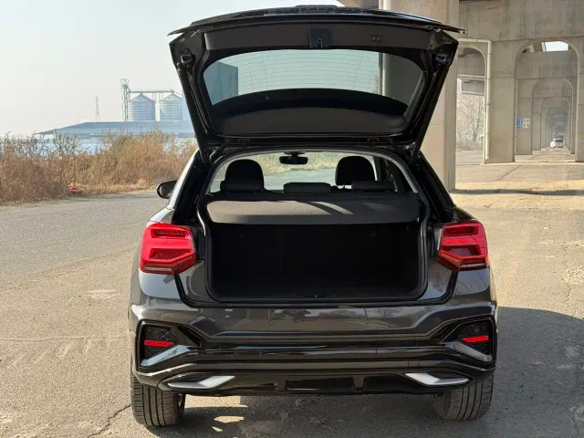 Audi Q2L — Фото автомобиля 16