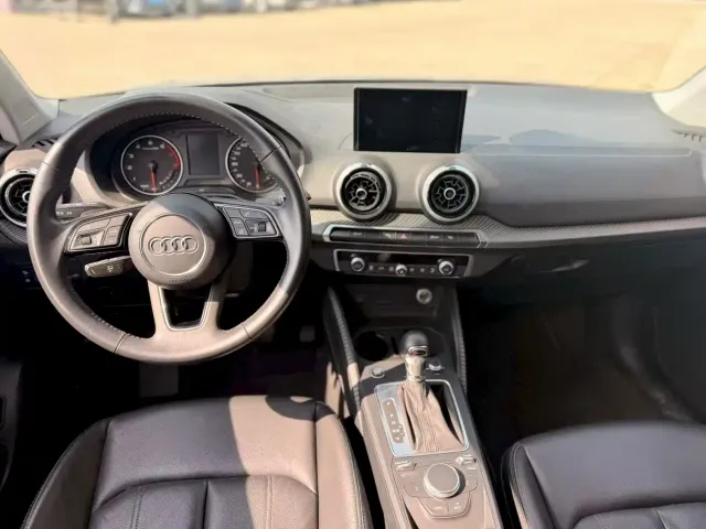 Audi Q2L — Фото автомобиля 6