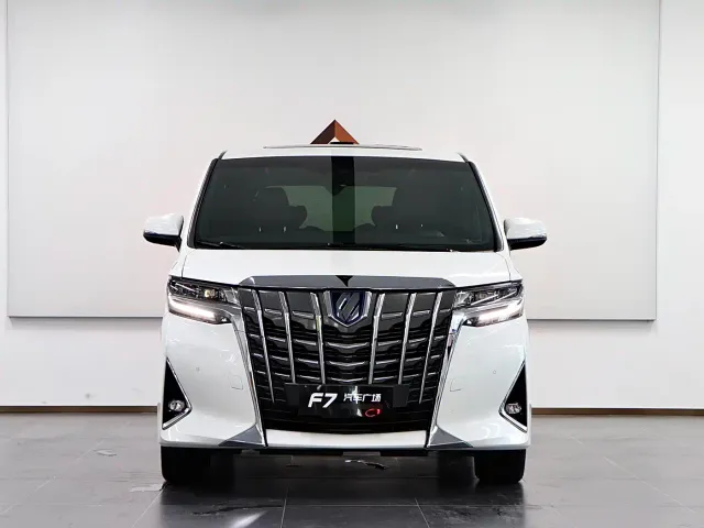 Toyota Alphard — Фото автомобиля 2