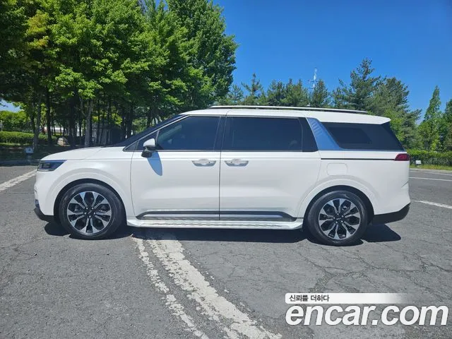 Kia Canival — Фото автомобиля 5