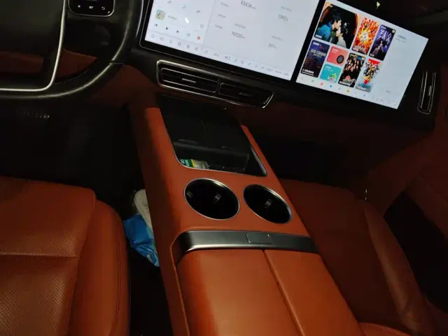 Li Auto L8 — Фото автомобиля 16
