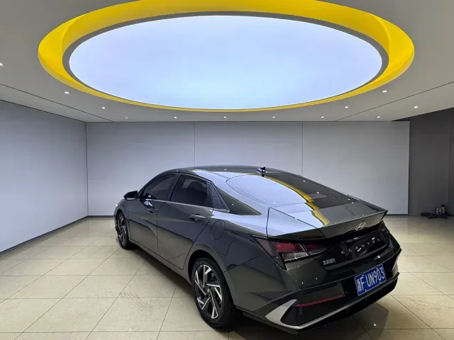 Hyundai Elantra — Фото автомобиля 6