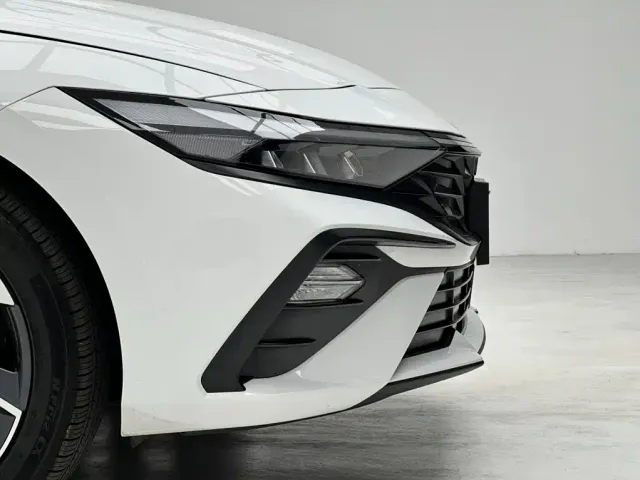 Hyundai Elantra — Фото автомобиля 6
