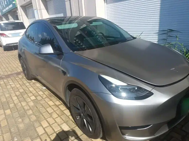 Tesla Model Y — Фото автомобиля 3