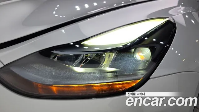 Tesla Model Y — Фото автомобиля 7