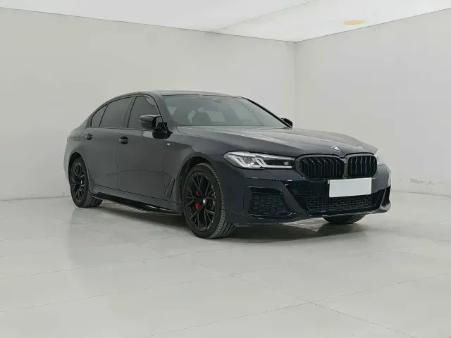 BMW 5 Series — Фото автомобиля 2
