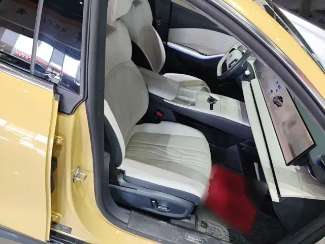 Geely Galaxy E8 — Фото автомобиля 24