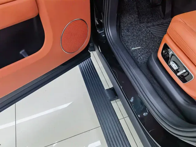 Li Auto L9 — Фото автомобиля 4