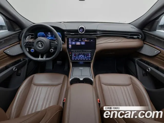 Maserati Grecale — Фото автомобиля 7