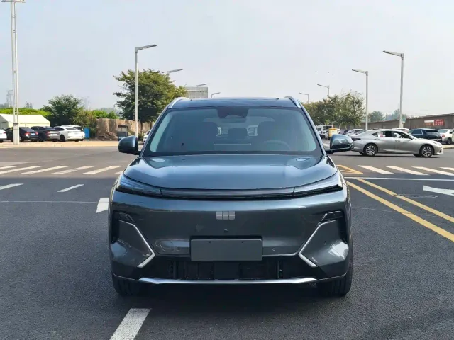 Geely Galaxy Starship 7 EM-i — Фото автомобиля 2