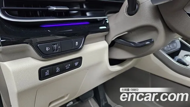 Kia Canival Новый Carnival 4 поколение Бензин 4 места Hi-Limousine — Фото автомобиля 17