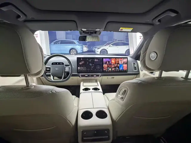 Li Auto L8 — Фото автомобиля 7