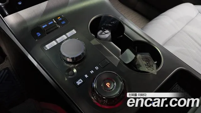 Genesis GV70 — Фото автомобиля 12