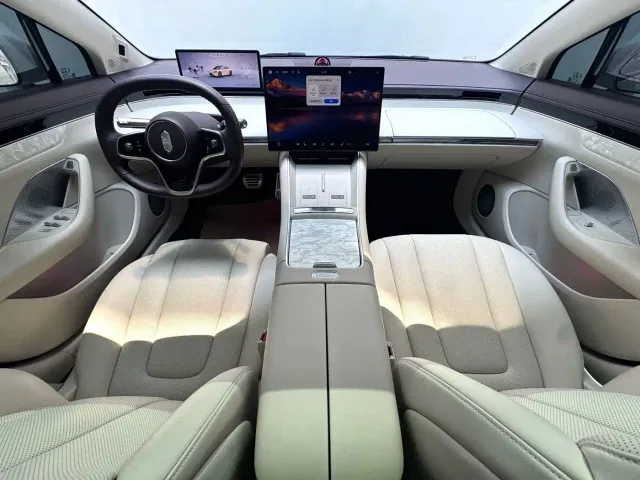 Luxeed S7 — Фото автомобиля 5