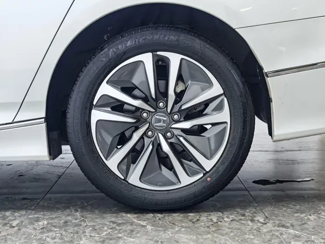 Honda Accord — Фото автомобиля 9