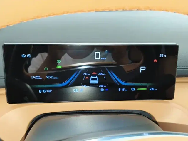 Geely Galaxy Starship 7 EM-i — Фото автомобиля 11