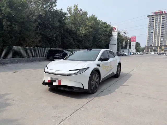 Фотография автомобиля — Toyota bZ5