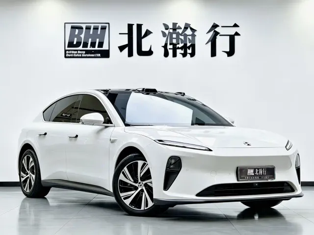 Nio ET5 — Фото автомобиля 3