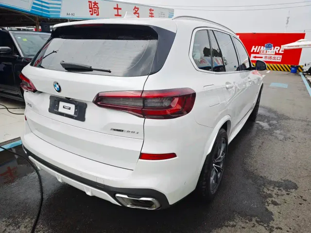 BMW X5 — Фото автомобиля 8