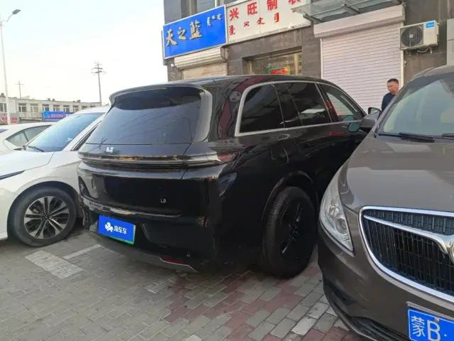 Li Auto L8 — Фото автомобиля 3
